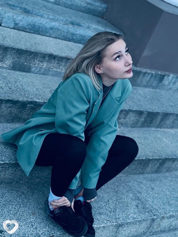 Юля, 21, Гомеле — анкета №2581297