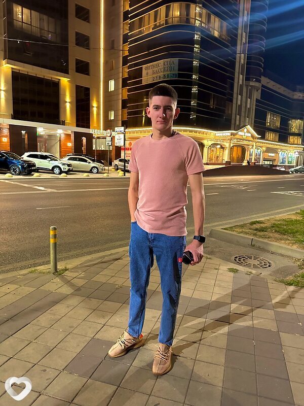 Артем, 25, Феодосии — анкета №2581057