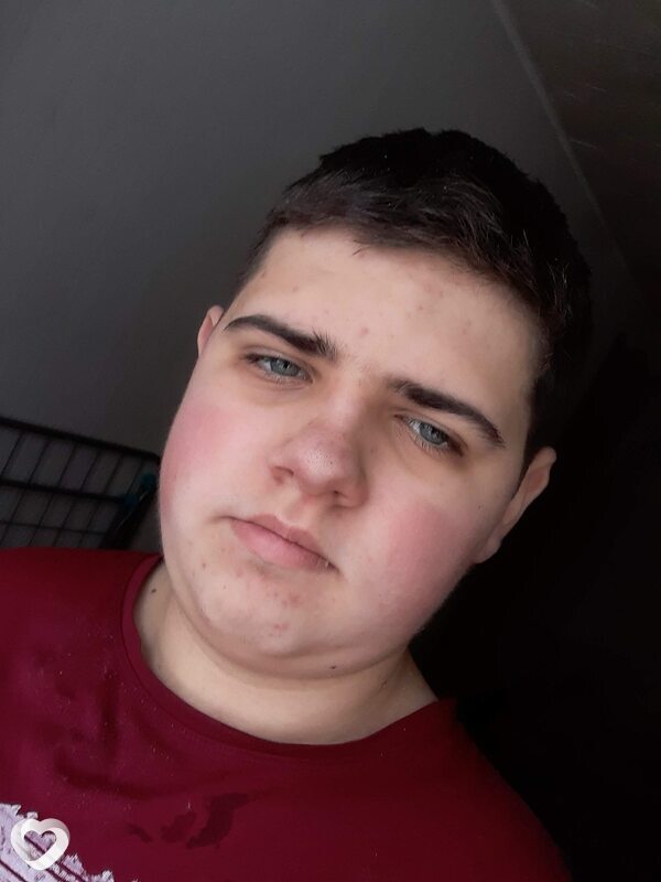 Виктор, 22, Темиртау — анкета №2581858