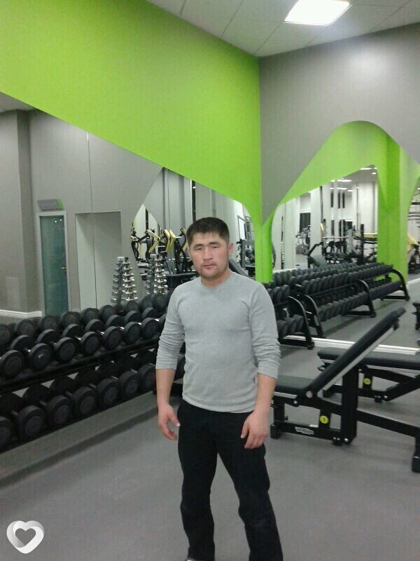 Alek, 38, Снежном — анкета №2582215