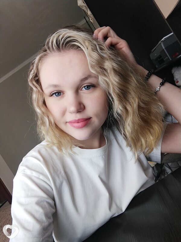 Анна, 20, Гродно — анкета №2582337