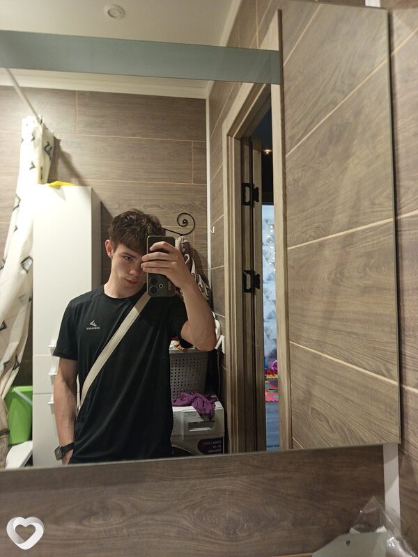 Тимофей, 19, Бобруйске — анкета №2583265