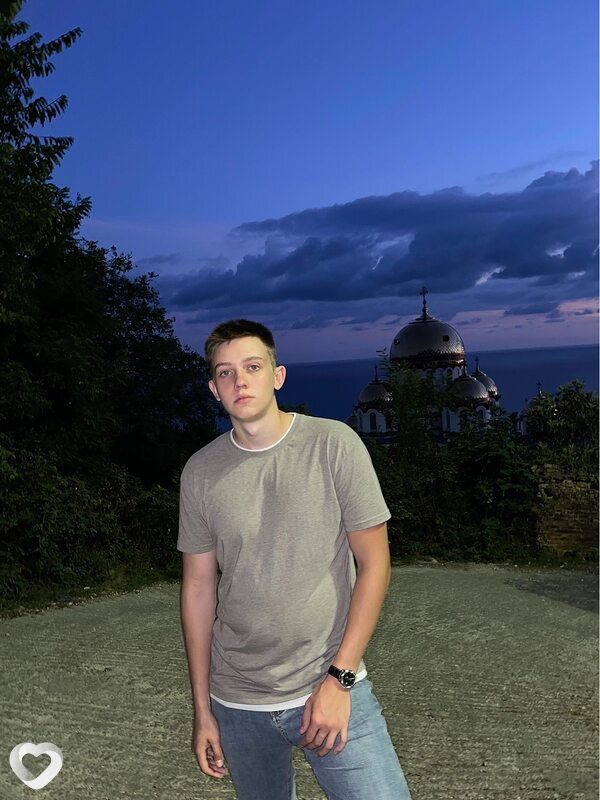 Евгений, 26, Алуште — анкета №2583138