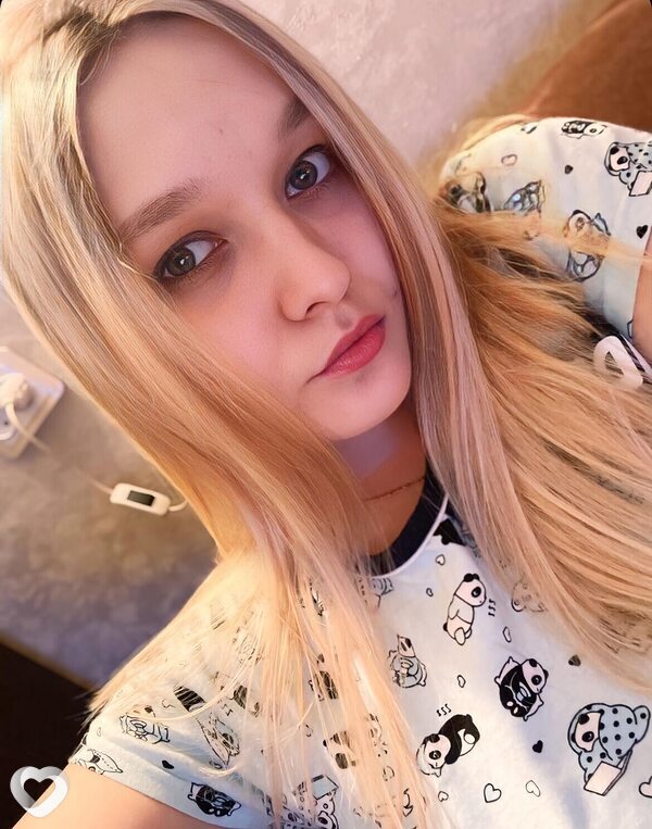 Каролина, 21, Первоуральске — анкета №2584379