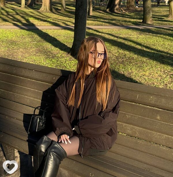 Алена, 21, Санкт-Петербурге — анкета №2584712