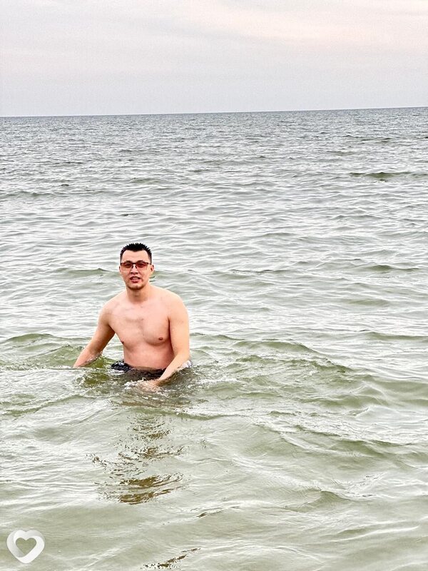 Максим, 31, Москве — анкета №2584950