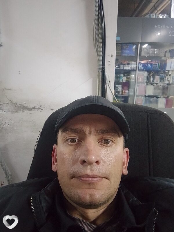 Андрей, 39, Миллерове — анкета №2585038