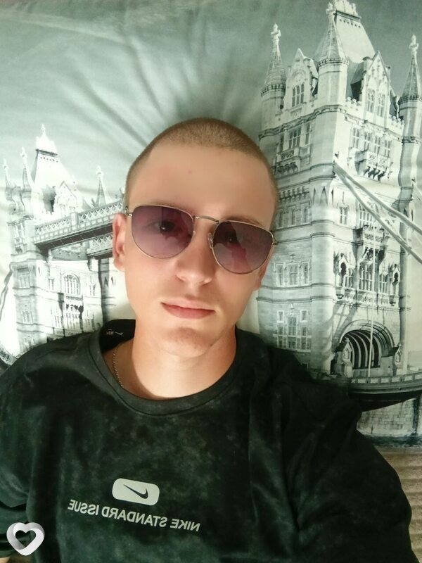 Максим, 21, Волжском — анкета №2586070