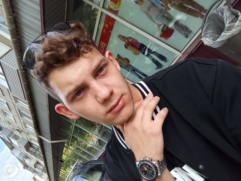Глеб, 20, Красноярске — анкета №2585978