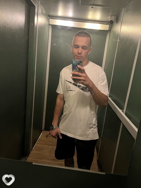 Антон, 23, Ногинске — анкета №2586586