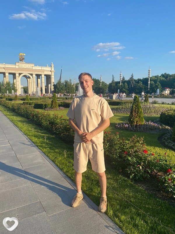 Артем, 25, Курчатове — анкета №2587045
