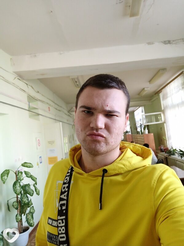 Артём, 24, Морозовске — анкета №2588556