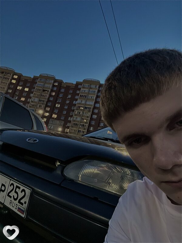 Максим, 19, Москве — анкета №2589011