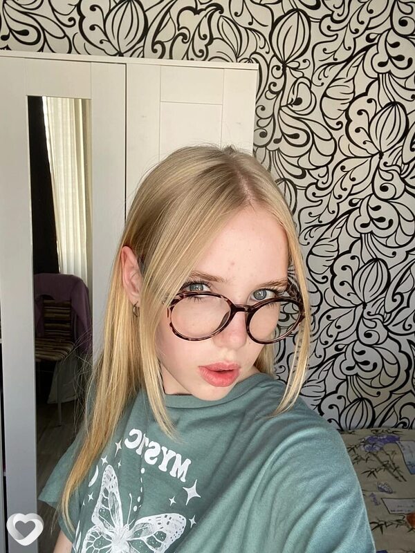 Аня, 19, Новосибирске — анкета №2589621