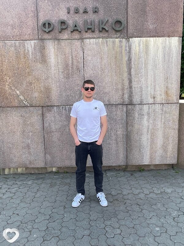 Максим, 26, Львове — анкета №2589675