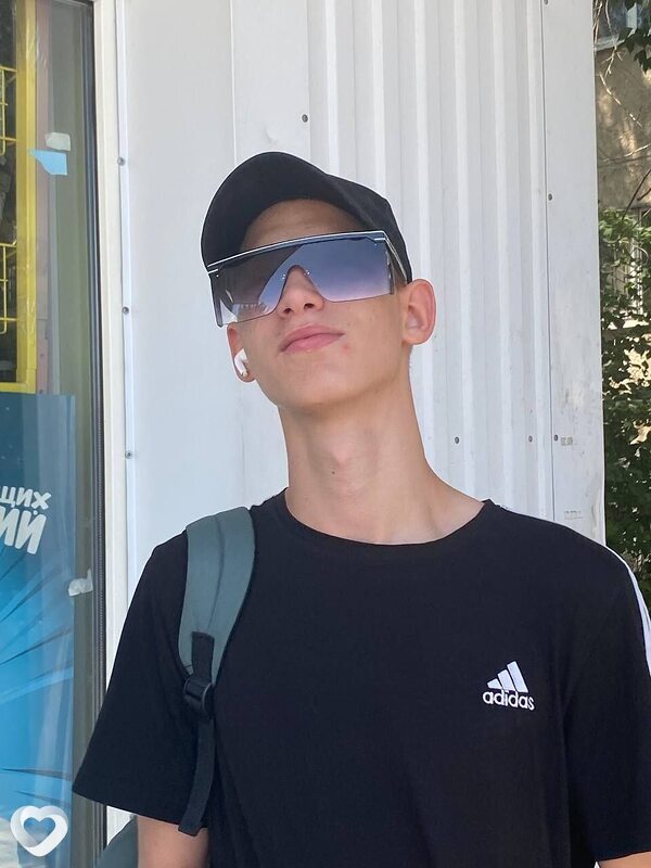 Иван, 19, Саратове — анкета №2592065