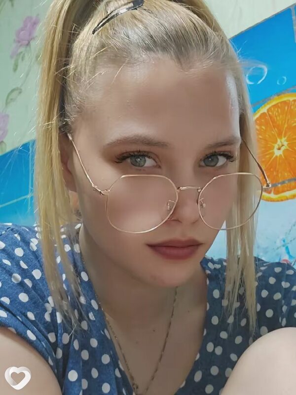 Викуся, 23, Донецк (Ростовская Обл.) — анкета №2592149