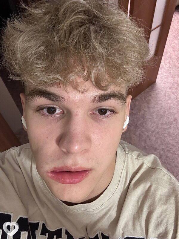 Максим, 22, Санкт-Петербурге — анкета №2592536