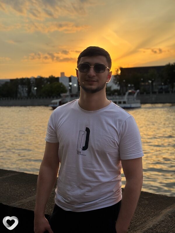 Нурик, 22, Москве — анкета №2592778