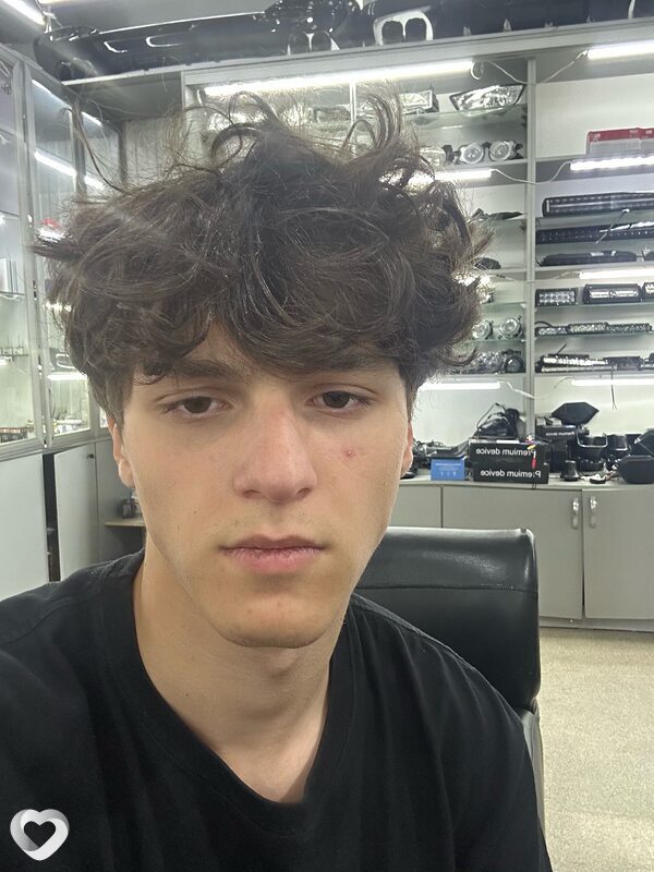 Дмитрий, 20, Геленджике — анкета №2593324