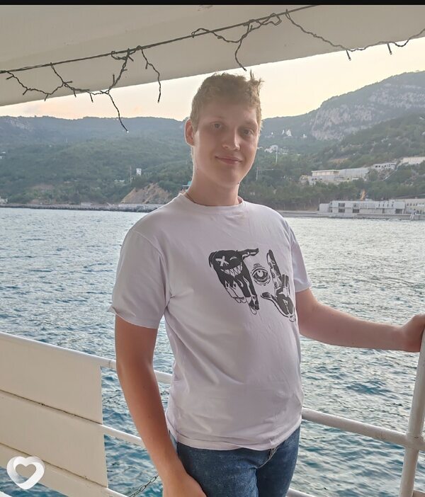 Эдуард, 21, Евпатории — анкета №2593858