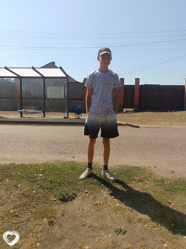 Артем, 20, Харькове — анкета №2594816