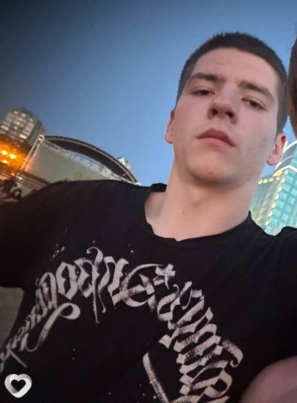 Данил, 21, Самаре — анкета №2595586