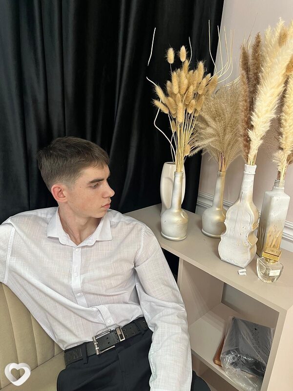 Даниил, 19, Новогрудке — анкета №2595750