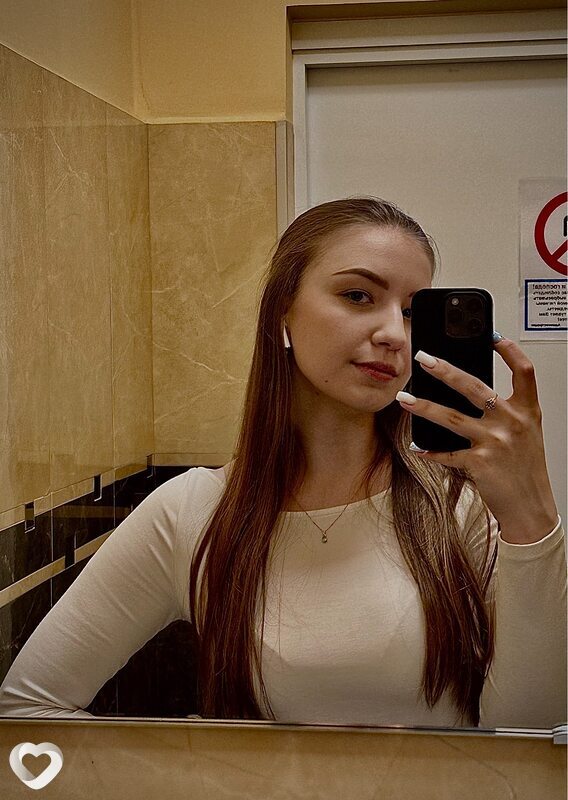 Полина, 21, Москве — анкета №2597078