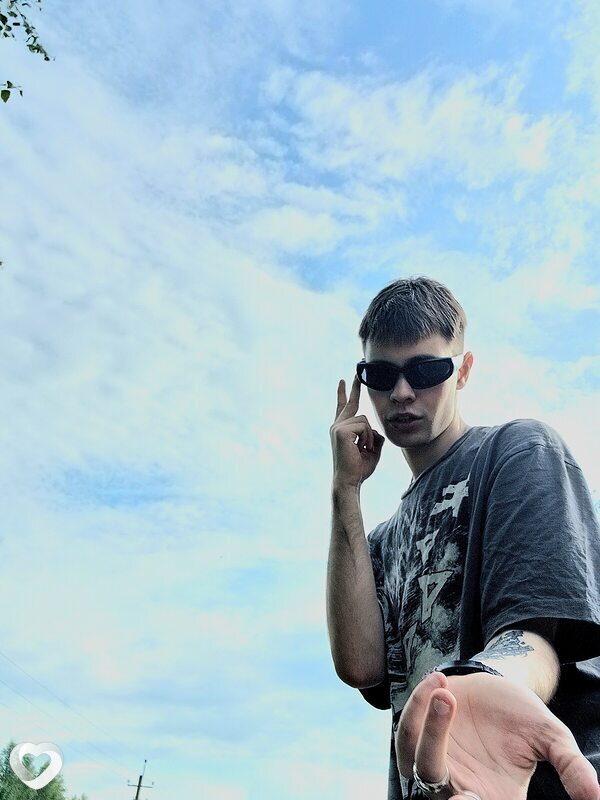 Данил, 20, Сосновом Боре — анкета №2597862