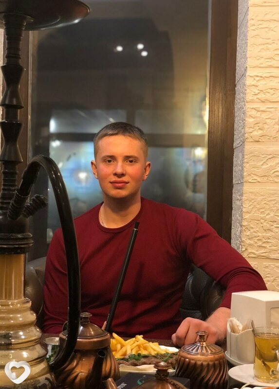 Артем, 26, Симферополе — анкета №2597506