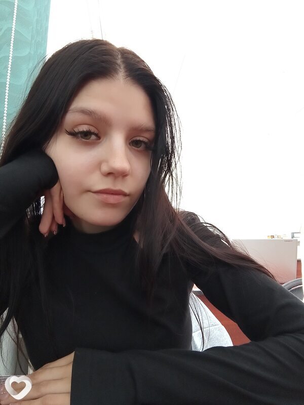 Вика, 19, Кемерове — анкета №2598834