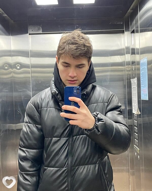 Макс, 19, Москве — анкета №2600774