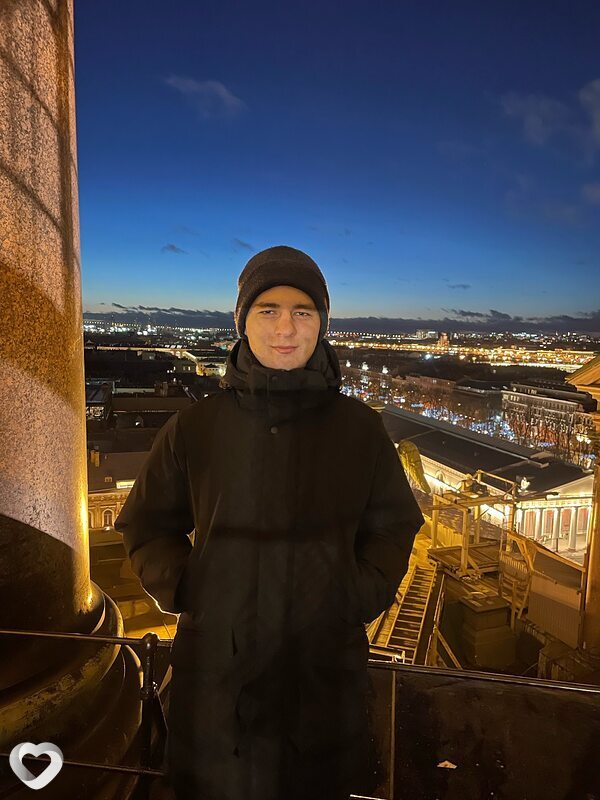 Максим, 21, Москве — анкета №2601327
