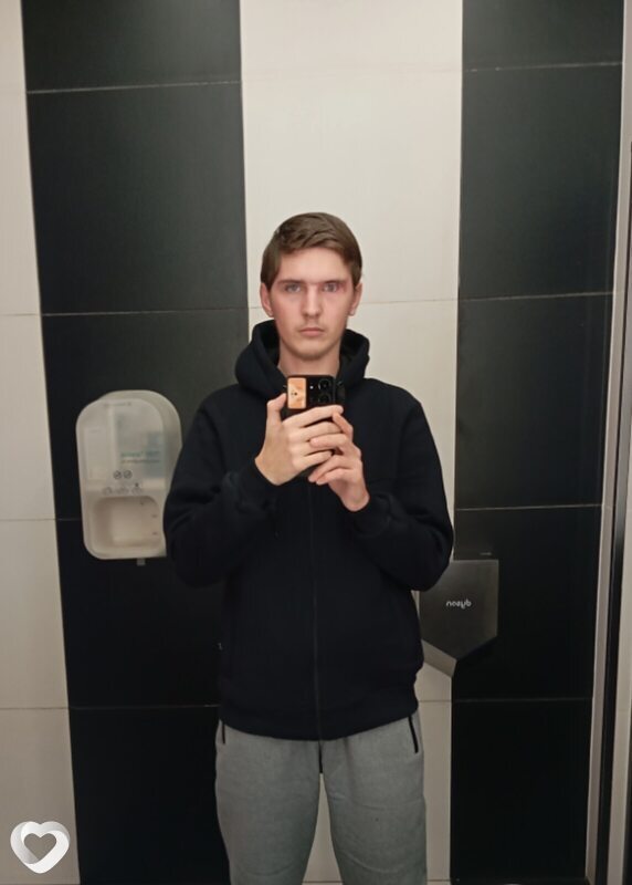 Михаил, 21, Барнауле — анкета №2602355