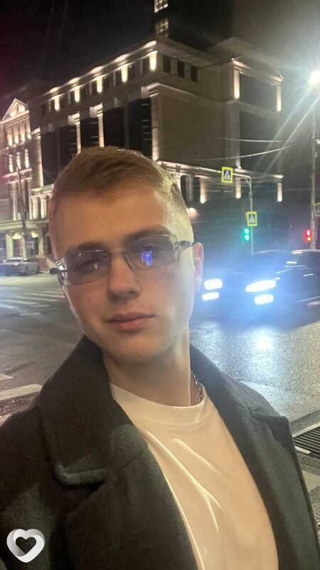 Алексей, 19, Минусинске — анкета №2602341