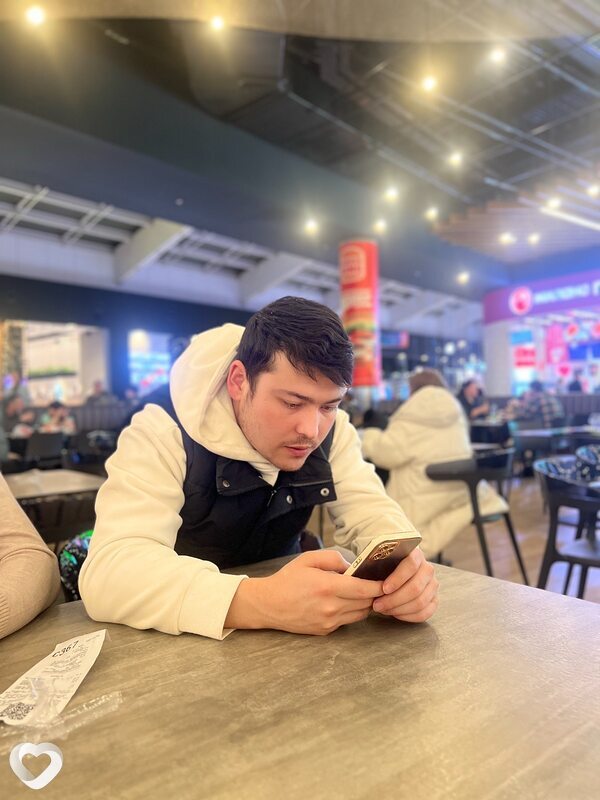Миша, 28, Новом Уренгое — анкета №2603419