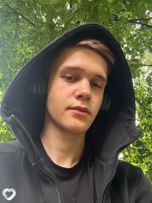 Андрей, 19, Москве — анкета №2604200