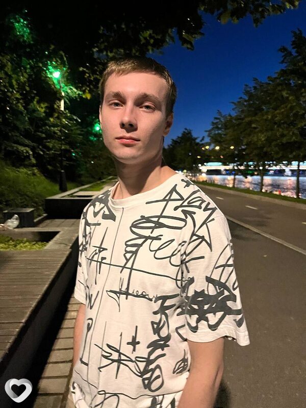 Дмитрий, 28, Волжском — анкета №2604703