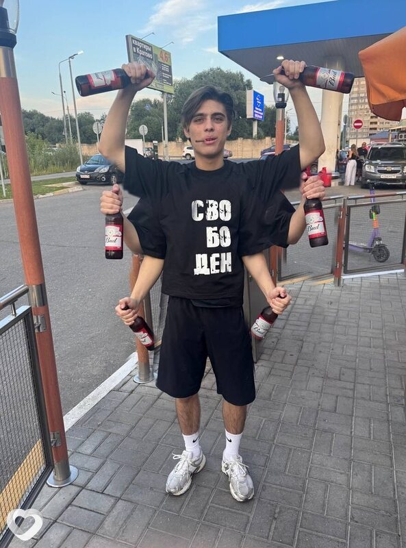 Артур, 19, Москве — анкета №2604965