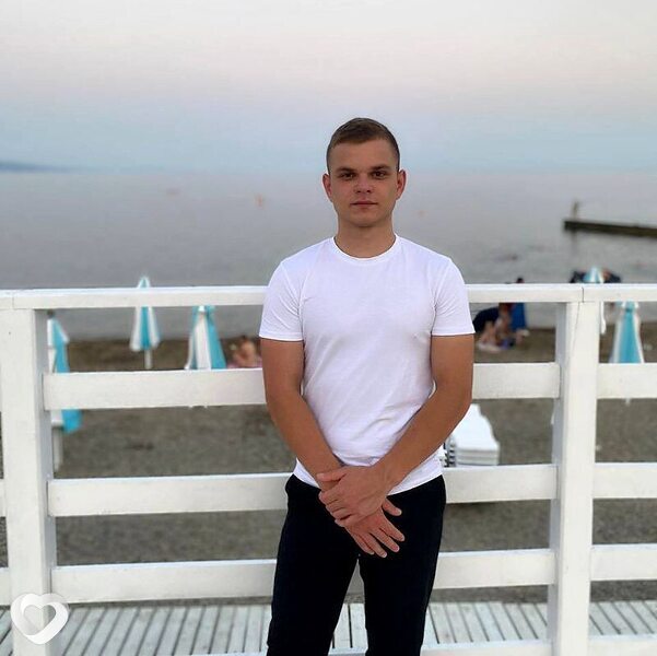 Кирилл, 24, Новороссийске — анкета №2605640