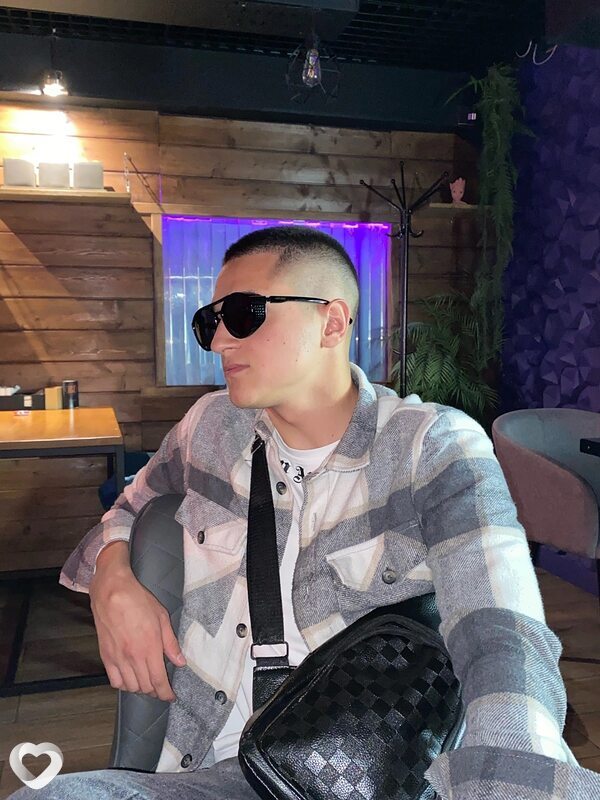 Илья, 24, Санкт-Петербурге — анкета №2605569