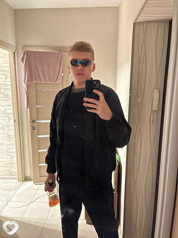 Александр, 22, Новосибирске — анкета №2606274