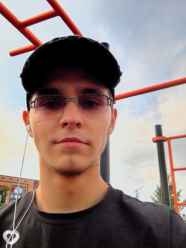 Данил, 21, Бердске — анкета №2606440