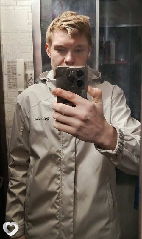 Виктор, 21, Екатеринбурге — анкета №2606896