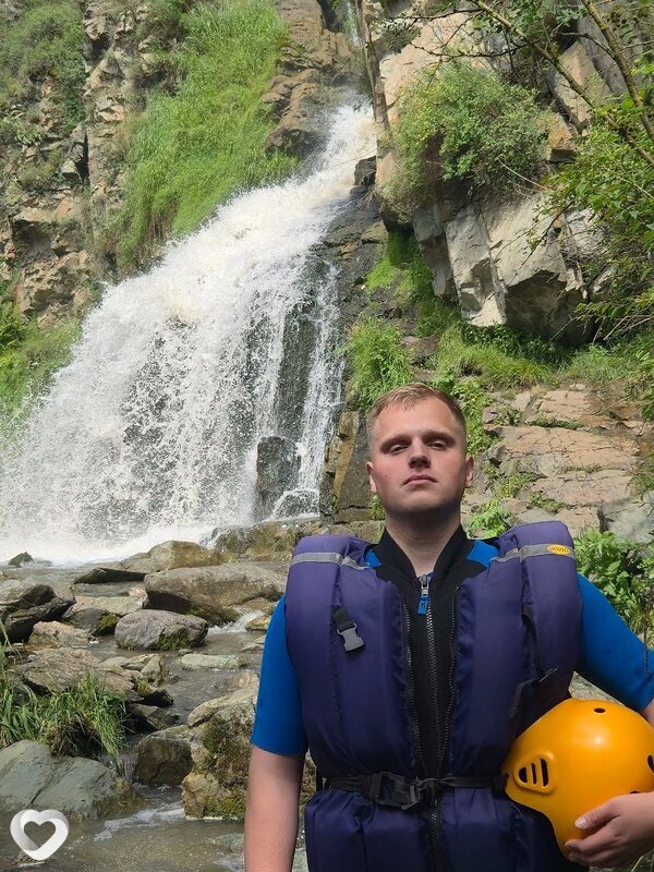 Глеб, 24, Барнауле — анкета №2607098