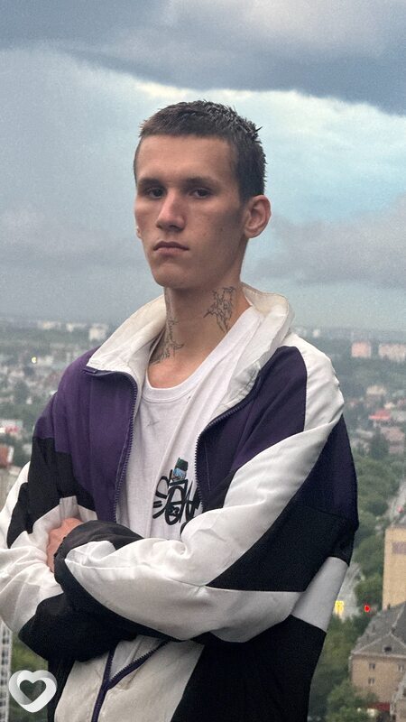 Максим, 22, Москве — анкета №2607542