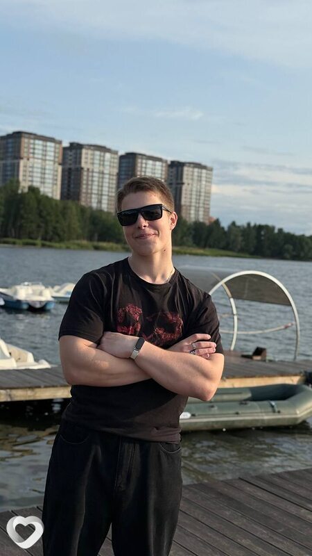 Максим, 19, Воронеже — анкета №2607596