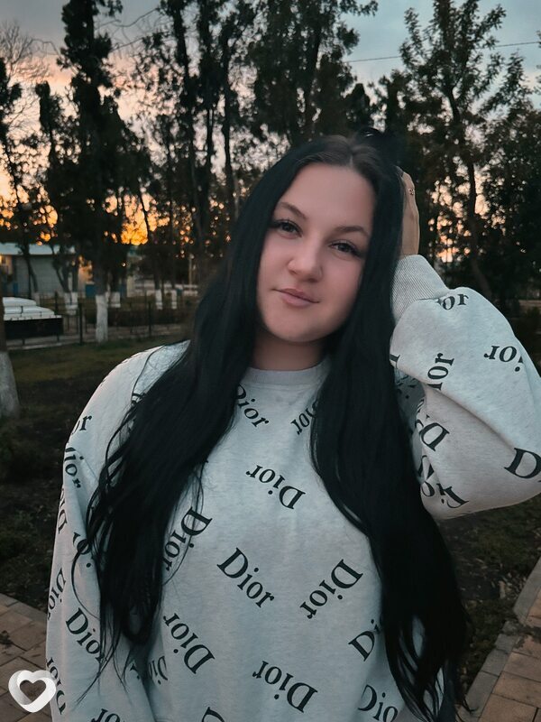 Аня, Саки