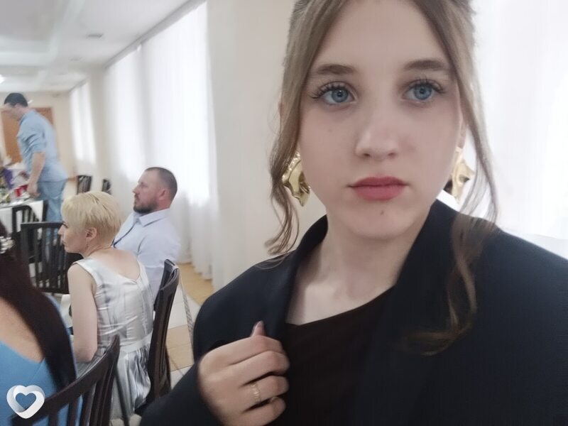 Полина, 19, Омске — анкета №2608468